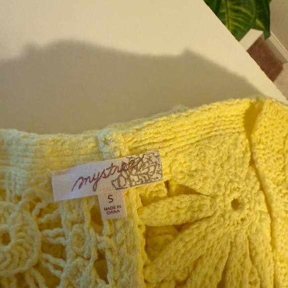 Closet Clearance! - Picture 3 of 4